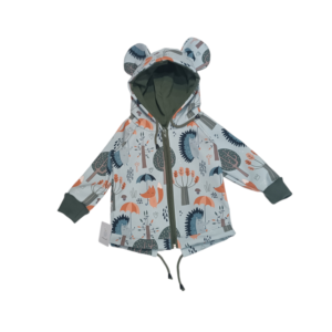 Kurtka softshell jeże w lesie